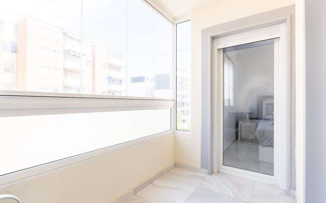 Resale - Town House -
Torrevieja - Punta Prima