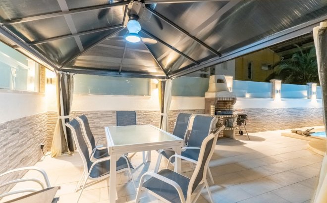 Resale - Town House -
Torrevieja - Punta Prima