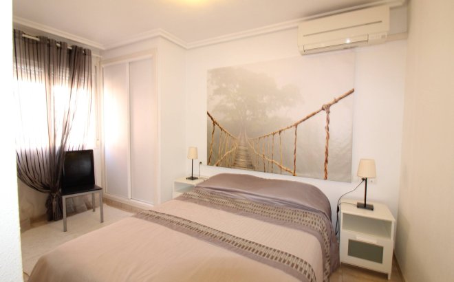 Resale - Apartment -
Torrevieja - Centro