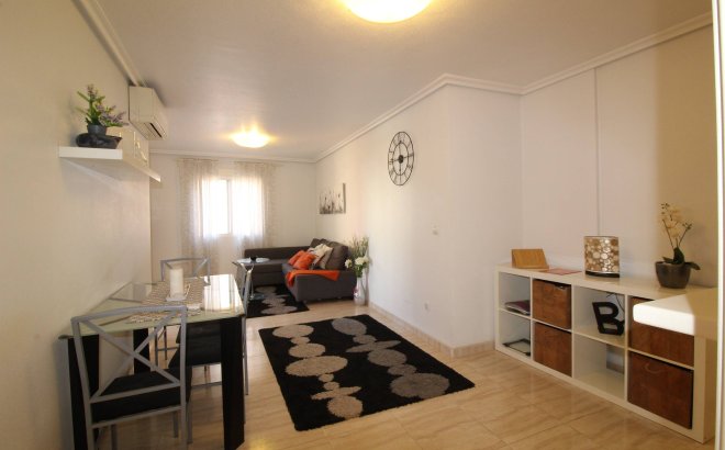 Resale - Apartment -
Torrevieja - Centro