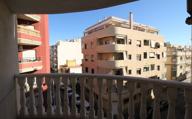 Resale - Apartment -
Torrevieja - Centro