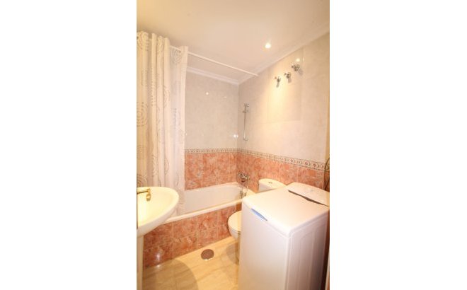 Resale - Apartment -
Torrevieja - Centro