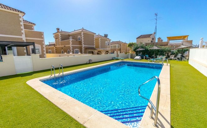 Resale - Villa -
Orihuela Costa - Costa Blanca
