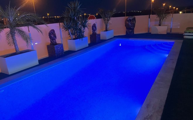 Resale - Villa -
Los Montesinos - Costa Blanca