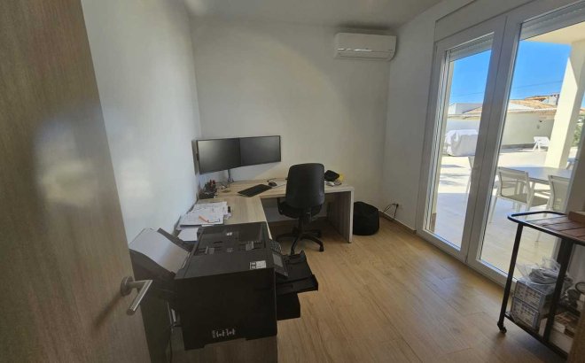 Resale - Villa -
Torrevieja - Costa Blanca