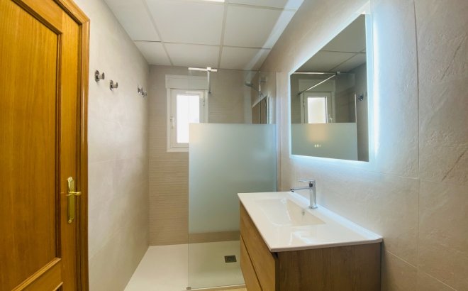 Revente - Appartement -
Villamartin - Costa Blanca