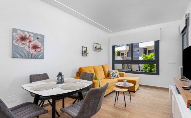 Revente - Appartement -
Villamartin - Costa Blanca