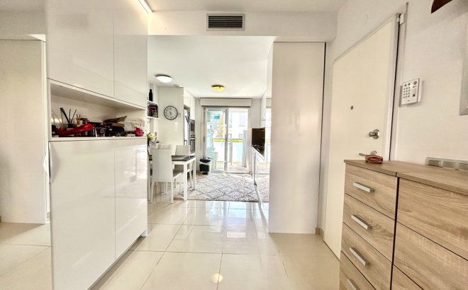 Resale - Apartment -
Punta Prima - Costa Blanca