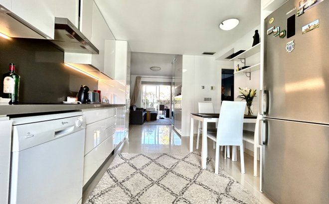 Resale - Apartment -
Punta Prima - Costa Blanca