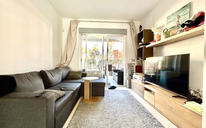 Resale - Apartment -
Punta Prima - Costa Blanca