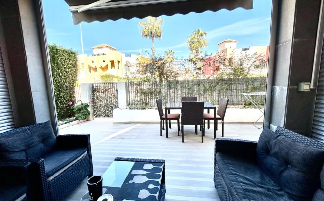 Resale - Apartment -
Punta Prima - Costa Blanca