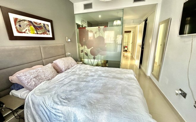 Resale - Apartment -
Punta Prima - Costa Blanca