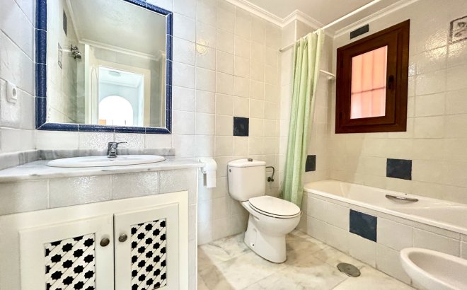 Revente - Appartement -
Villamartin - Costa Blanca