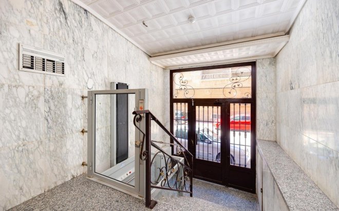 Revente - Appartement -
Torrevieja - Acequion