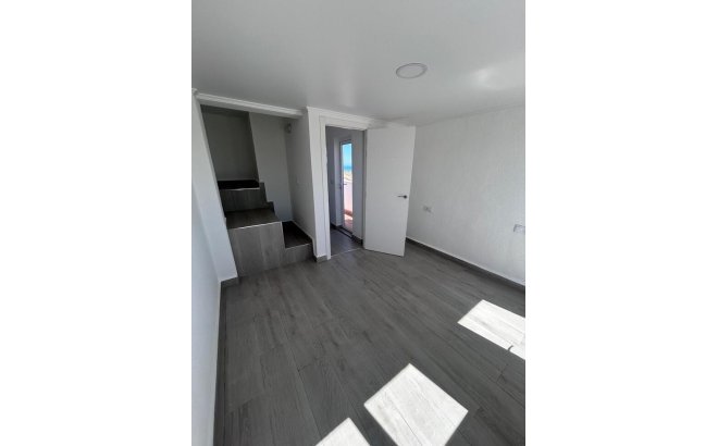 Revente - Dúplex -
Torrevieja - Torreblanca