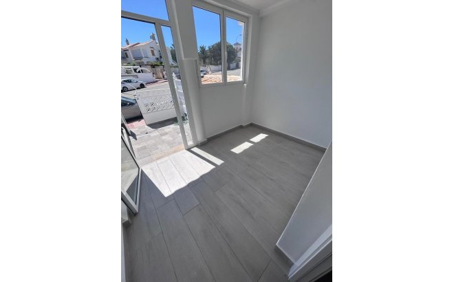 Revente - Dúplex -
Torrevieja - Torreblanca