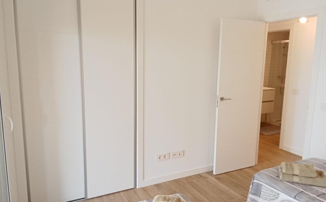 Revente - Appartement -
Torrevieja - Punta Prima