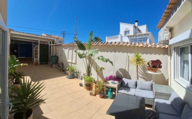 Revente - Villa -
Orihuela Costa - Costa Blanca