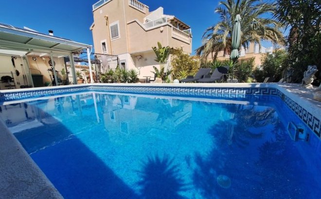 Revente - Villa -
Orihuela Costa - Costa Blanca