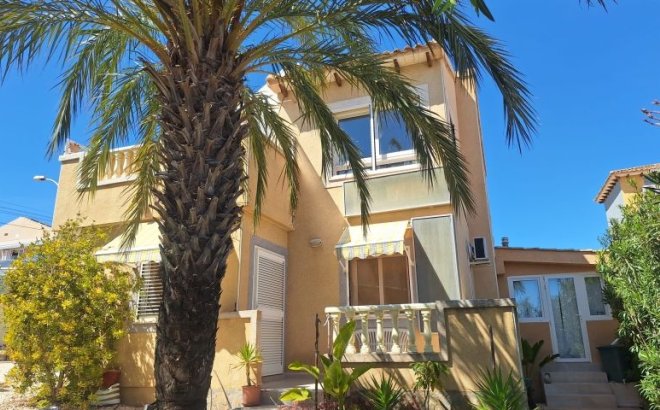 Revente - Villa -
Orihuela Costa - Costa Blanca