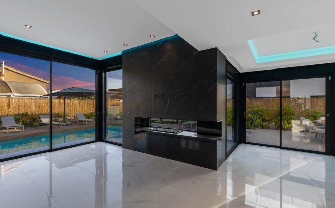 Revente - Villa -
Torrevieja - Torreta Florida