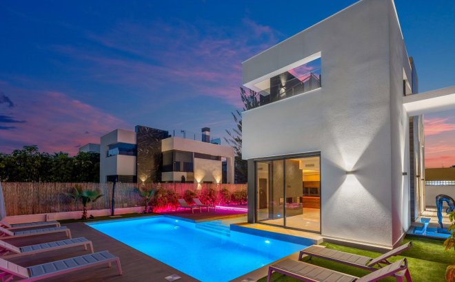 Revente - Villa -
Torrevieja - Torreta Florida