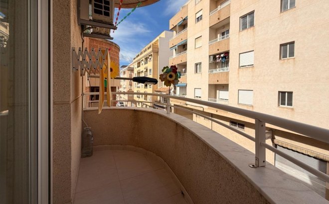 Resale - Apartment -
Torrevieja - Centro