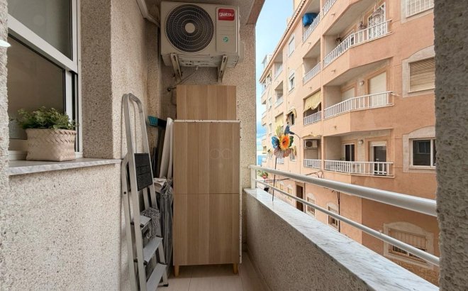 Resale - Apartment -
Torrevieja - Centro