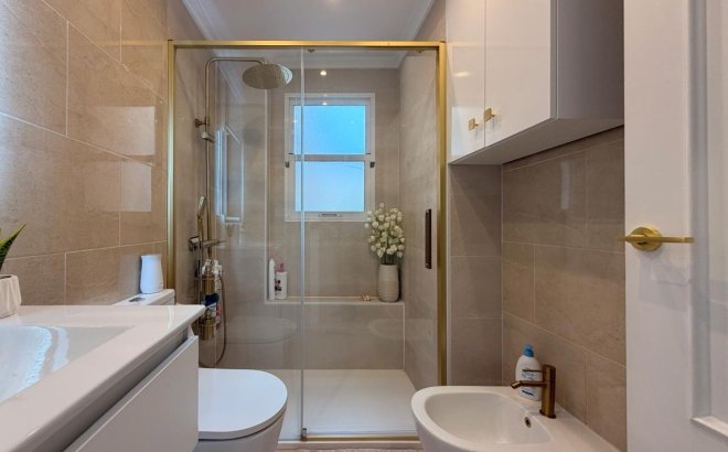 Resale - Apartment -
Torrevieja - Centro