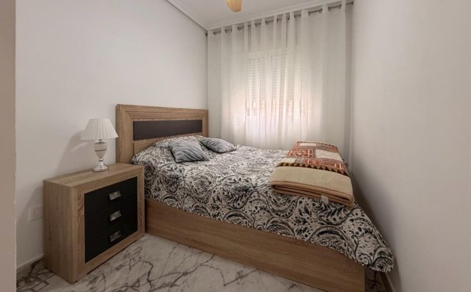 Resale - Apartment -
Torrevieja - Centro