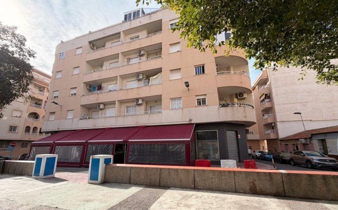 Resale - Apartment -
Torrevieja - Centro
