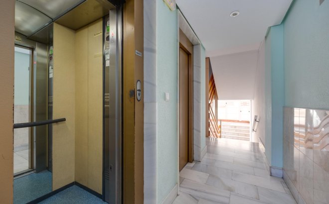 Revente - Appartement -
Torrevieja - Estacion De Autobuses