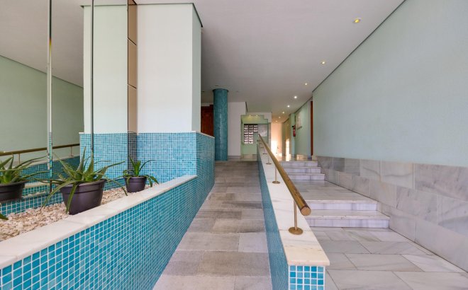 Revente - Appartement -
Torrevieja - Estacion De Autobuses