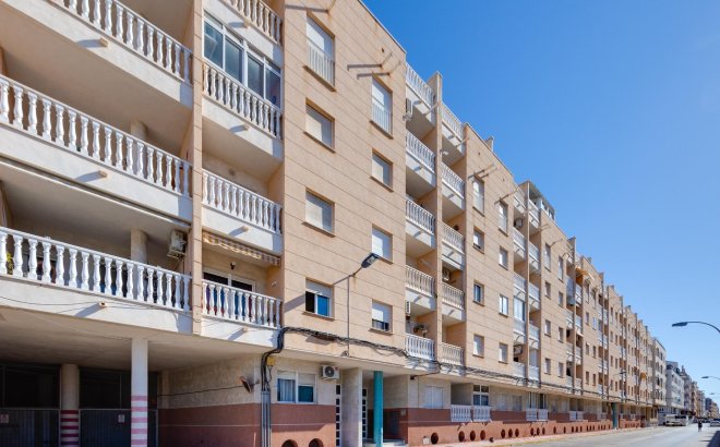 Revente - Appartement -
Torrevieja - Estacion De Autobuses