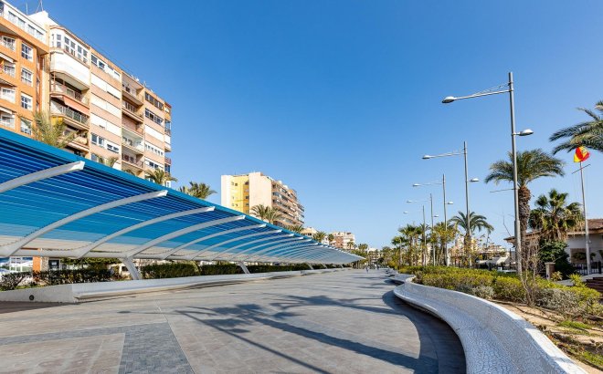 Revente - Appartement -
Torrevieja - Estacion De Autobuses