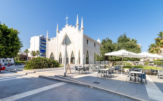 Revente - Appartement -
Torrevieja - Estacion De Autobuses