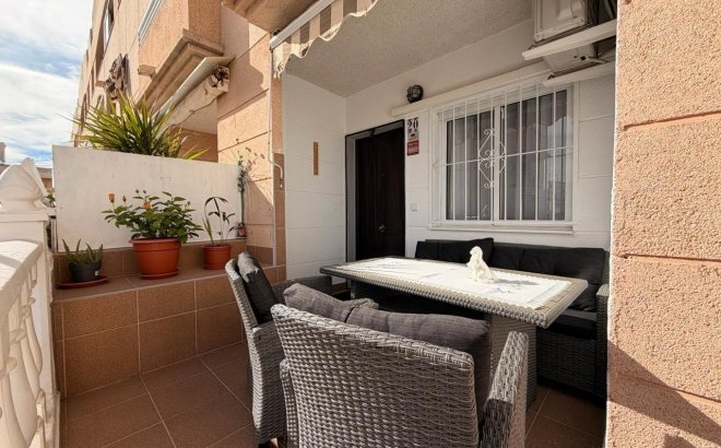 Resale - Apartment -
Torrevieja - Nueva Torrevieja