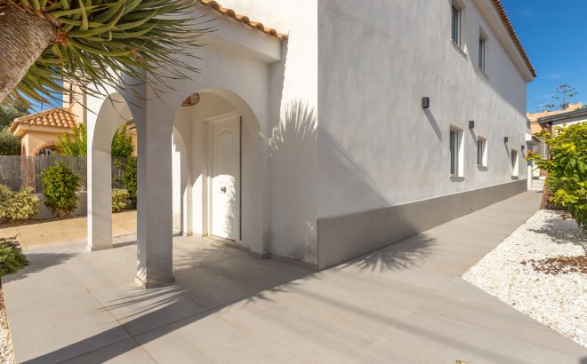 Herverkoop - Villa -
Los Balcones - Costa Blanca