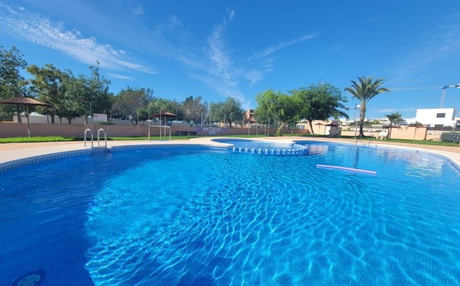 Herverkoop - Town House -
Los Montesinos - Los Montesinos - Urb. La Herrada