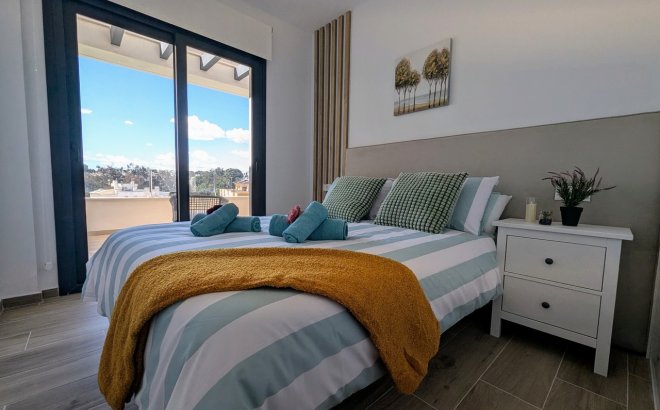 Herverkoop - Penthouse -
Villamartin - Costa Blanca