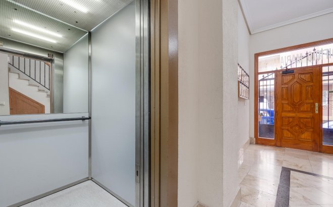 Herverkoop - Appartement -
Torrevieja - Costa Blanca