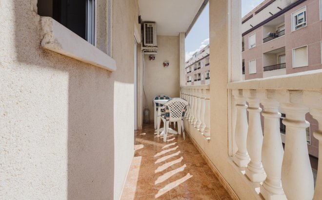 Herverkoop - Appartement -
Torrevieja - Costa Blanca