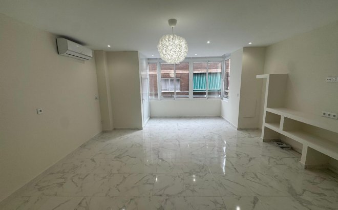 Herverkoop - Appartement -
Torrevieja - Costa Blanca