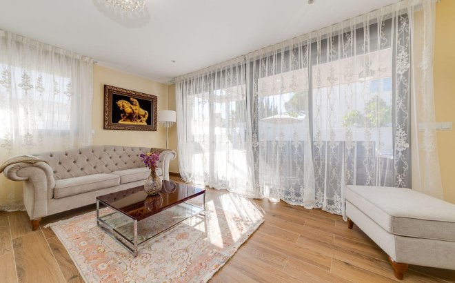 Herverkoop - Villa -
Torrevieja - Costa Blanca