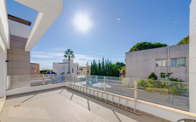 Herverkoop - Villa -
Torrevieja - Costa Blanca