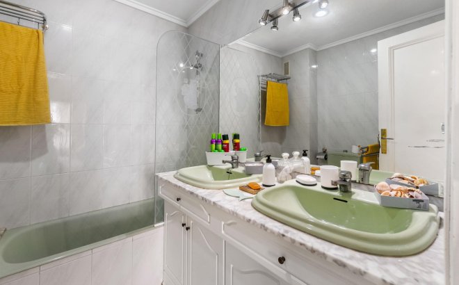 Herverkoop - Appartement -
Torrevieja - Costa Blanca