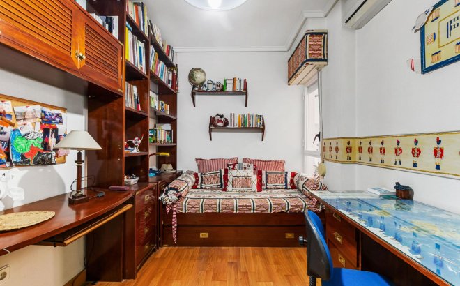 Herverkoop - Appartement -
Torrevieja - Costa Blanca