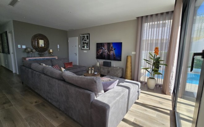 Resale - Villa -
Los Montesinos - Costa Blanca
