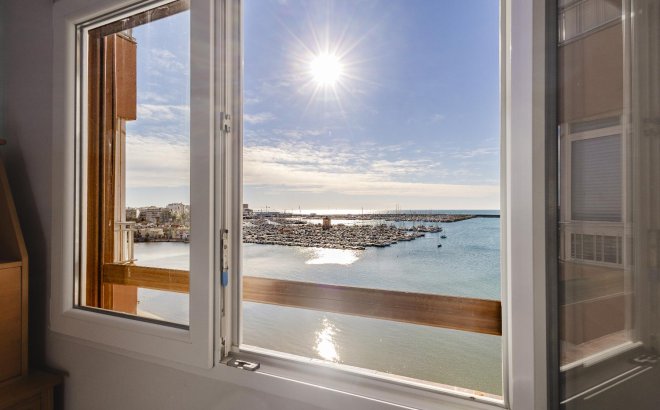 Resale - Apartment -
Torrevieja - Costa Blanca