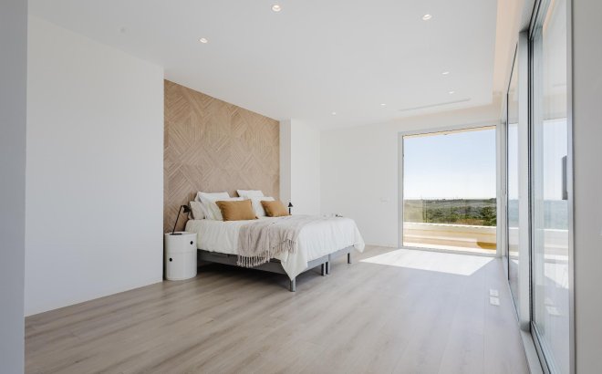 Resale - Villa -
Orihuela Costa - Costa Blanca